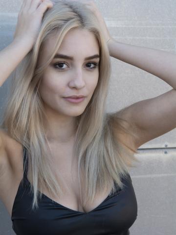 Ксения Невероятная Реал